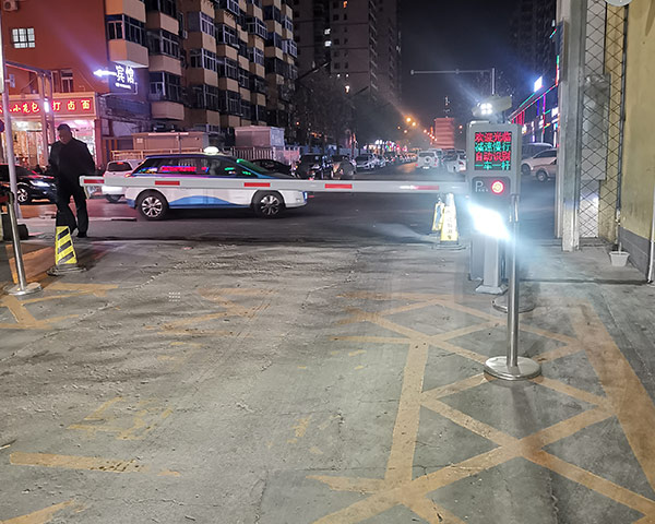 山西元一智能公司告訴您通道擺閘如何使用和保養(yǎng)？